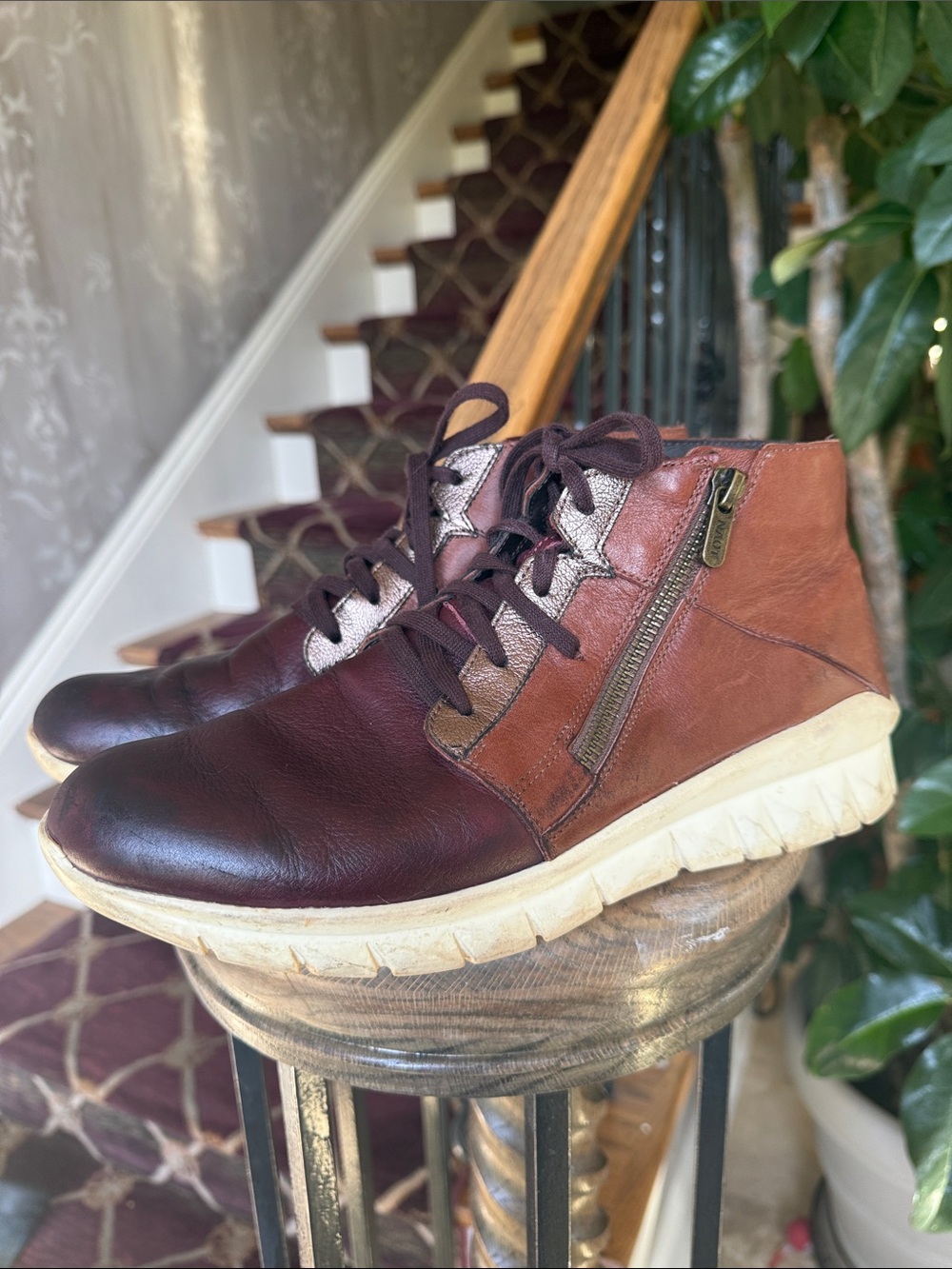NAOT women’s size 9 pOLARIS leather high top sneaker - Picture 3 of 10